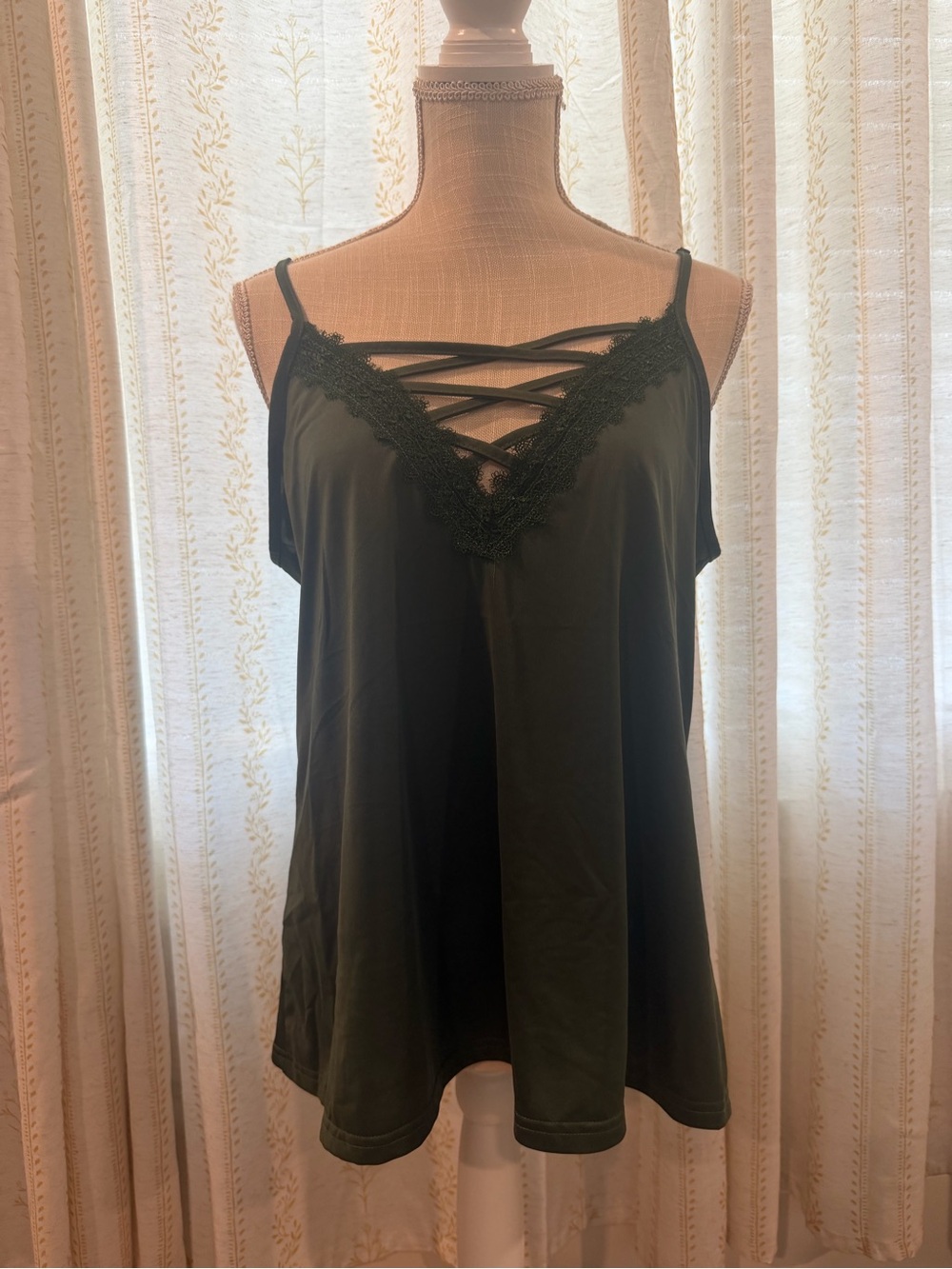 Green Lace-Trim Strappy Cami Top